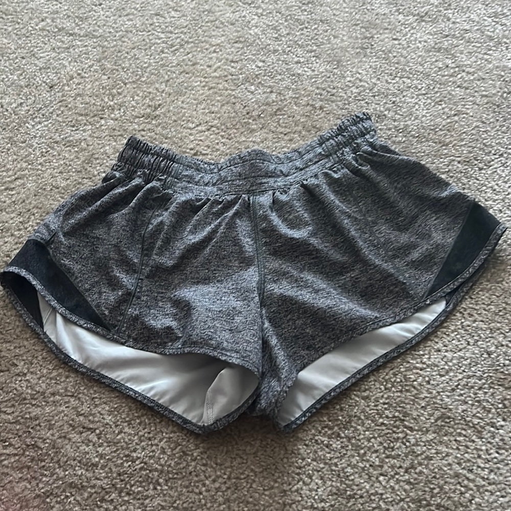 lululemon hotty hot low rise 2.5